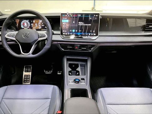 New 2026 Volkswagen Tiguan SE R-Line image 7