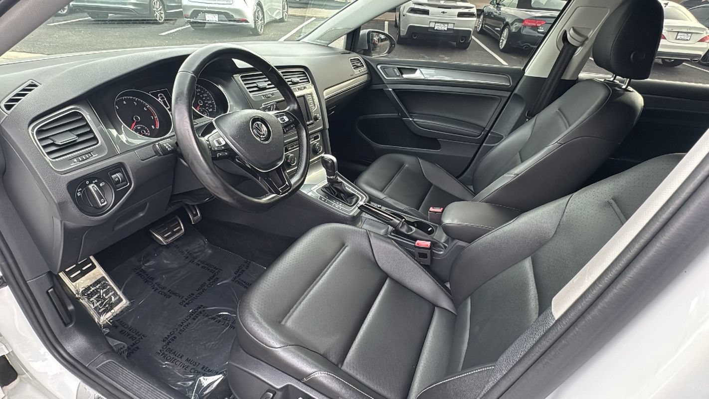 Used 2017 Volkswagen Golf Alltrack SE AWD/4WD image 9