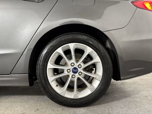 Used 2019 Ford Fusion SE image 5