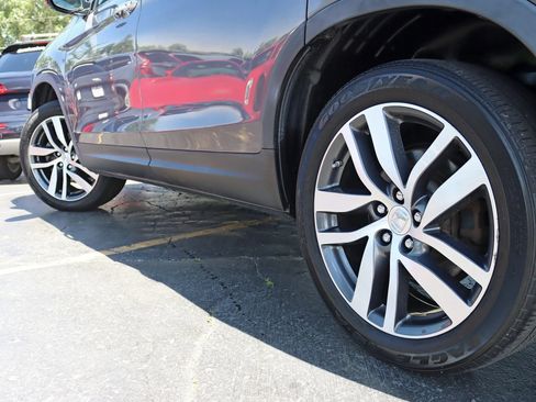Used 2017 Honda Pilot Touring image 14