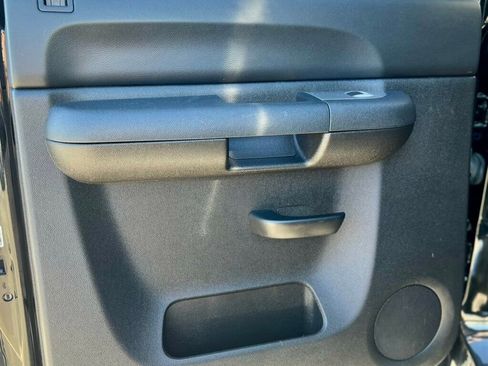 Used 2014 Chevrolet Silverado 2500 LT w/ Z71 Appearance Package image 19