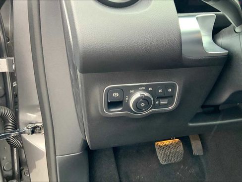 Certified 2025 Mercedes-Benz GLB 250 image 12