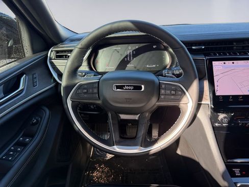 New 2025 Jeep Grand Cherokee Limited image 14