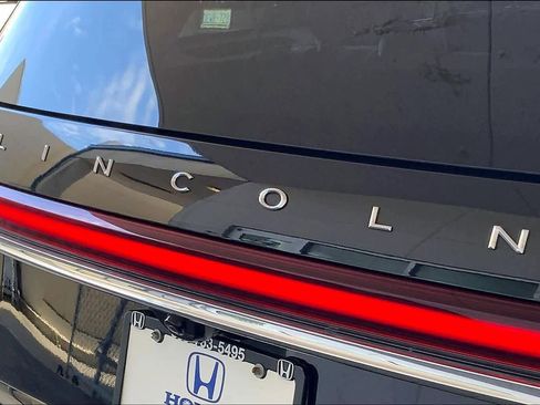 Used 2023 Lincoln Aviator Standard image 33