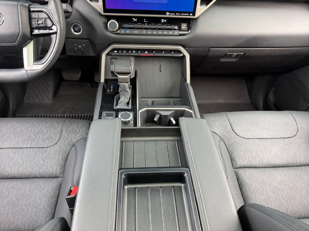 Used 2024 Toyota Tundra Limited AWD/4WD image 28