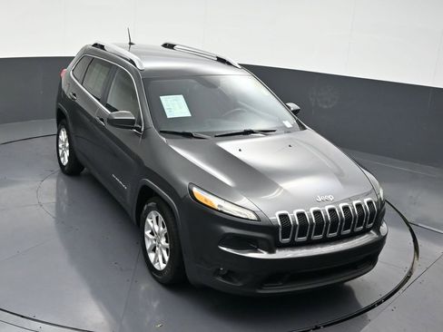 Used 2016 Jeep Cherokee Latitude image 23