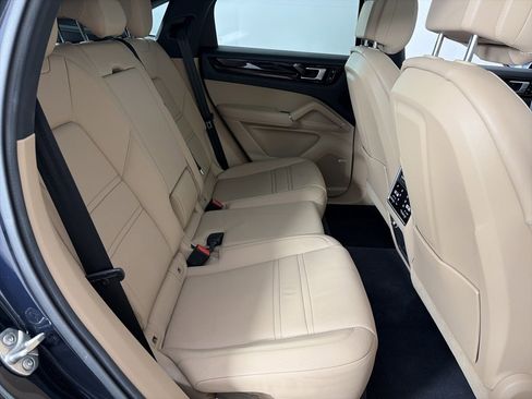 Used 2021 Porsche Cayenne S image 27