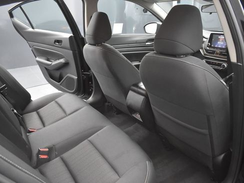 Used 2024 Nissan Altima 2.5 SV image 17