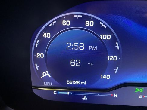 Used 2024 Chevrolet Suburban Premier image 21