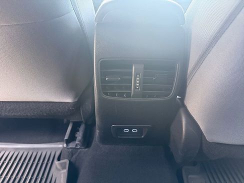 Used 2024 Toyota Corolla Cross SE image 30