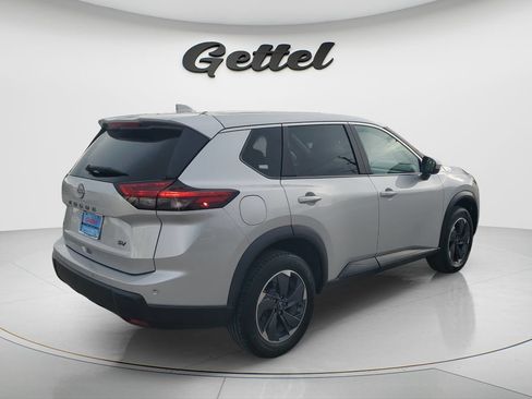 Used 2024 Nissan Rogue SV FWD image 5