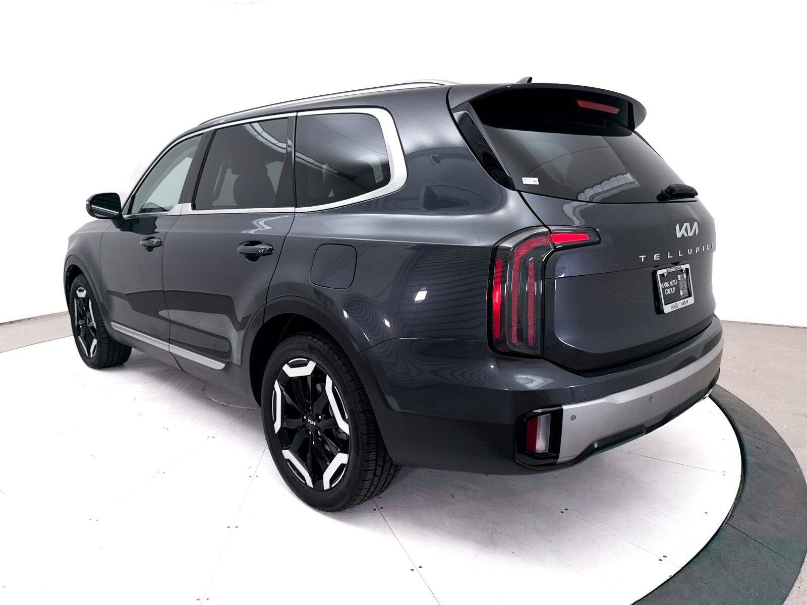 Used 2023 Kia Telluride EX AWD/4WD image 18