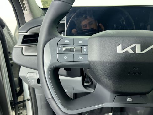 New 2026 Kia EV9 Light RWD image 18