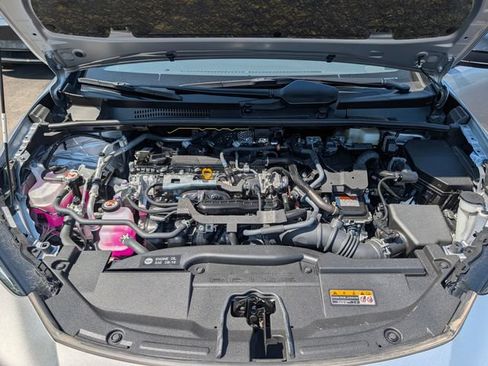 Used 2024 Toyota Prius XLE AWD/4WD image 11