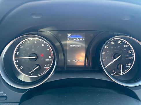 Used 2024 Toyota Camry SE image 19