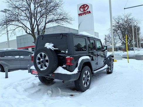 Used 2018 Jeep Wrangler Unlimited Sahara w/ Uconnect 4C Nav & Sound Group image 7