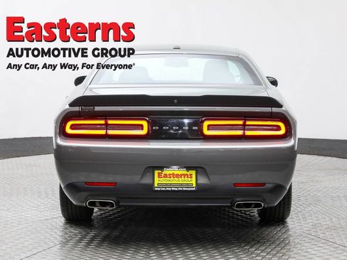 Used 2023 Dodge Challenger SXT image 6