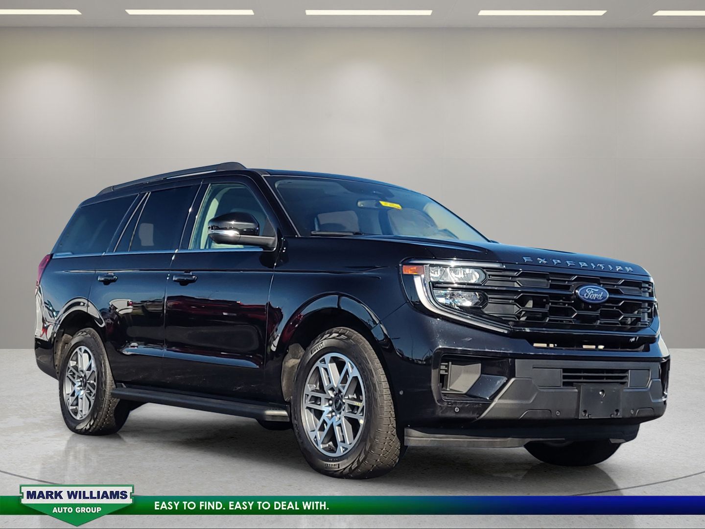 Used 2025 Ford Expedition Active AWD/4WD image 1