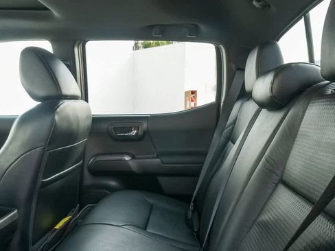 Used 2021 Toyota Tacoma TRD Off-Road w/ TRD Premium Off Road Package image 15