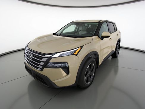 Used 2025 Nissan Rogue SV image 3