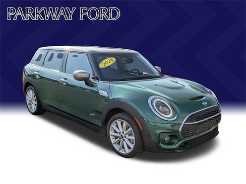 Used 2024 MINI Cooper Clubman S w/ Signature Upholstery Package image 3
