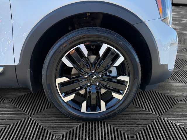 Used 2025 Kia Telluride SX w/ SX Captain's Chair Package AWD/4WD image 9