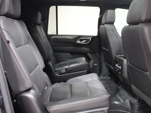 Used 2022 Chevrolet Suburban RST w/ Luxury Package AWD/4WD image 30