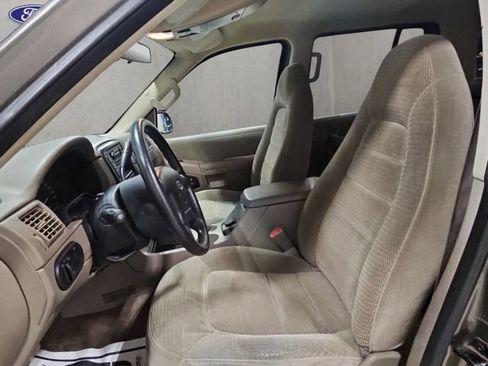 Used 2002 Ford Explorer XLT AWD/4WD image 10