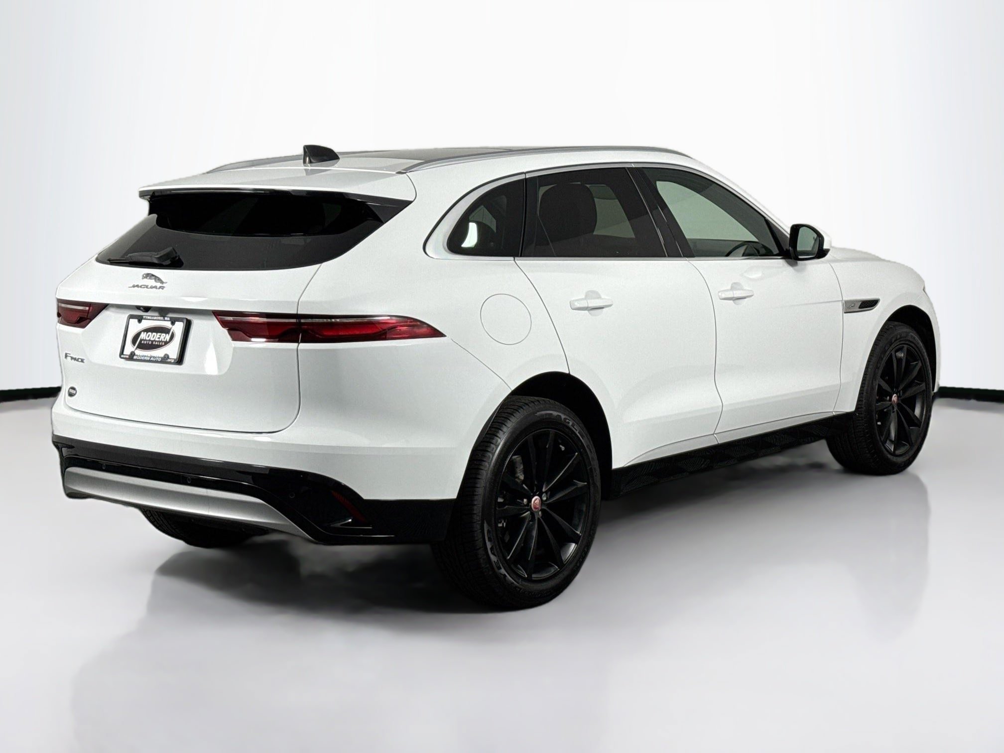 Used 2023 Jaguar F-PACE S AWD/4WD image 15