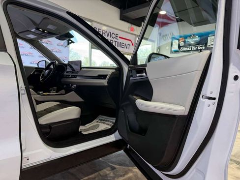 Used 2025 Mitsubishi Outlander Trail Edition image 51