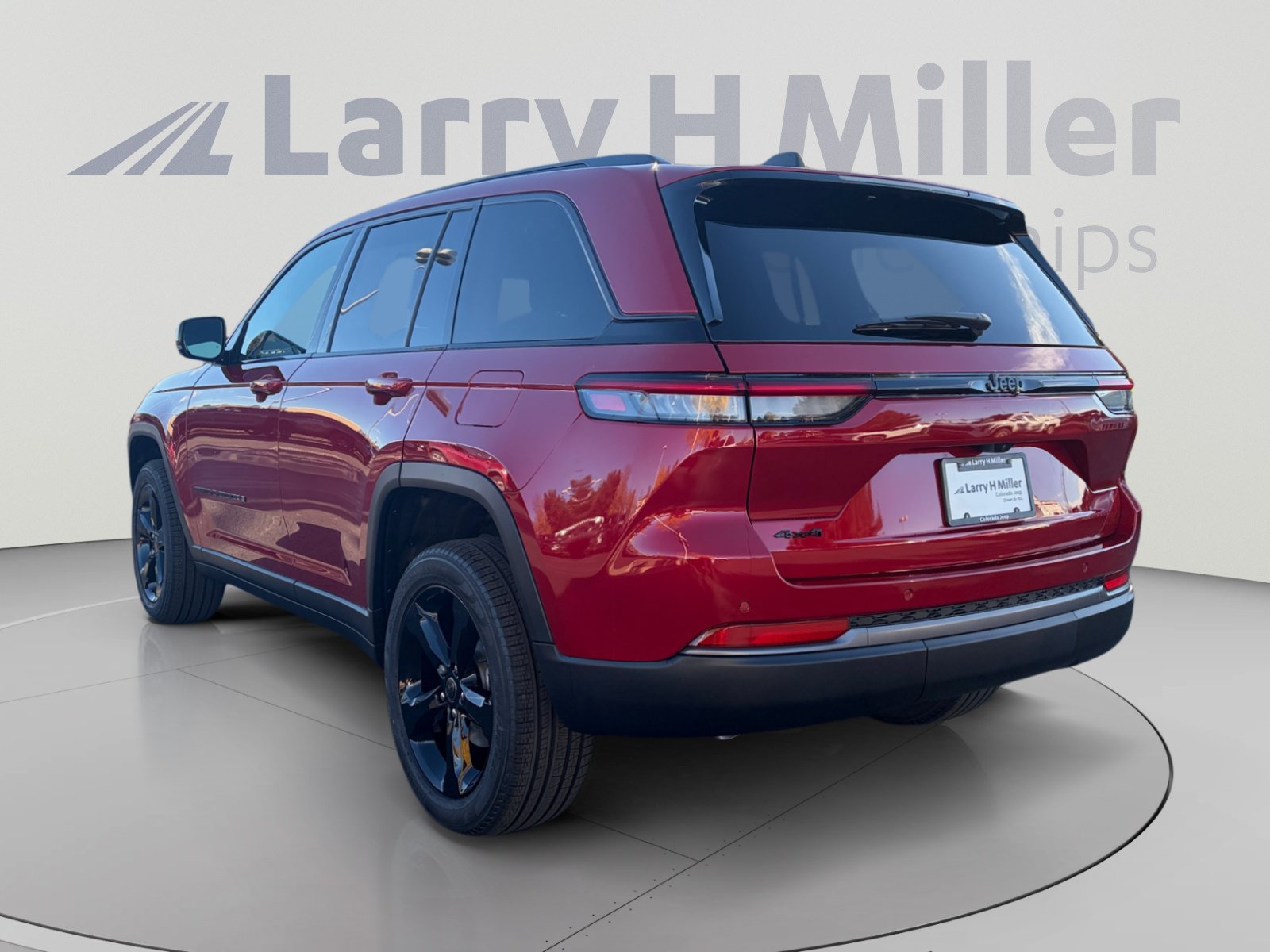 New 2027 Jeep Grand Cherokee Limited AWD/4WD image 3