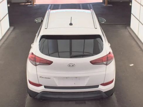 Used 2017 Hyundai Tucson SE w/ SE Popular Package 02 FWD image 4
