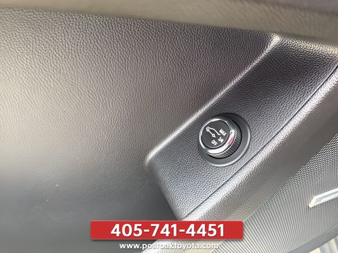 Used 2021 Chevrolet Traverse RS FWD image 35