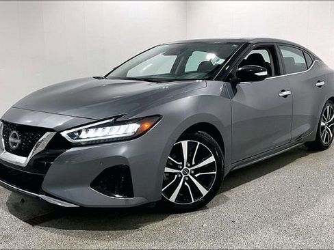 Used 2023 Nissan Maxima SL FWD image 3
