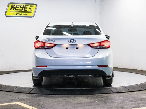 Used 2015 Hyundai Elantra SE FWD image 3