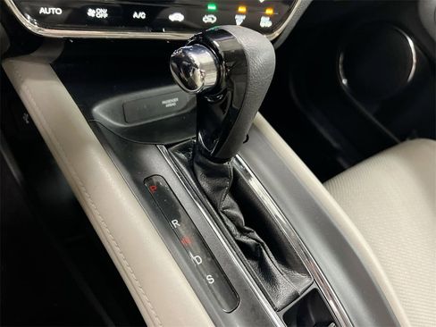 Used 2016 Honda HR-V EX image 17