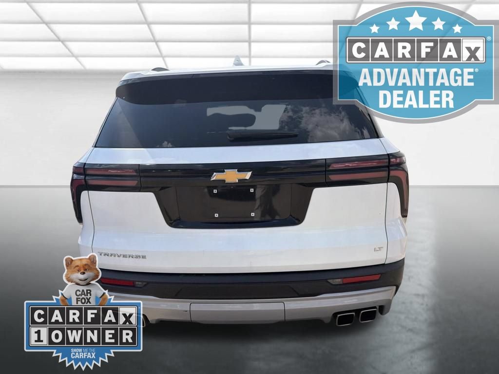 Used 2024 Chevrolet Traverse LT FWD image 3