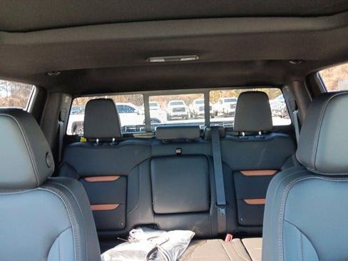 New 2026 GMC Sierra 2500 AT4 w/ AT4 Premium Plus Package AWD/4WD image 28