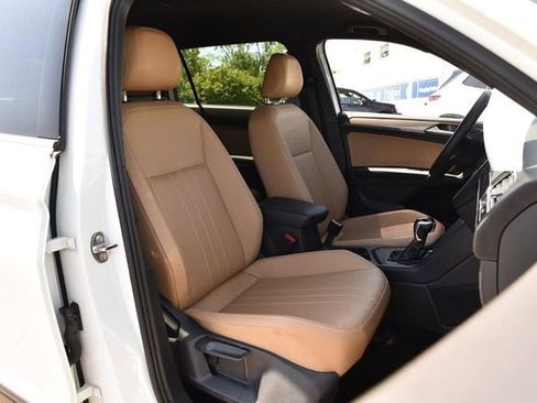 Used 2023 Volkswagen Tiguan SE FWD image 19