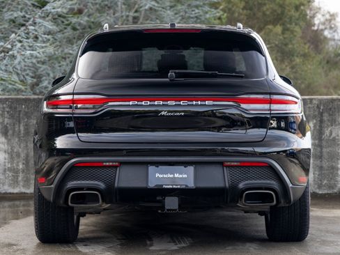 Certified 2025 Porsche Macan image 10