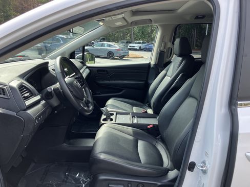Certified 2025 Honda Odyssey EX-L image 16