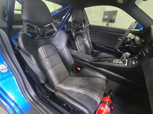 Used 2018 Porsche 911 GT3 w/ Light Design Package RWD image 4