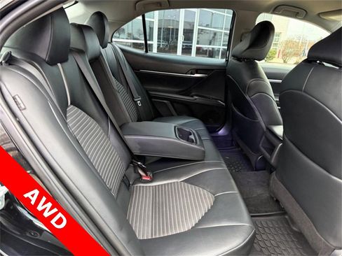 Used 2024 Toyota Camry SE image 12