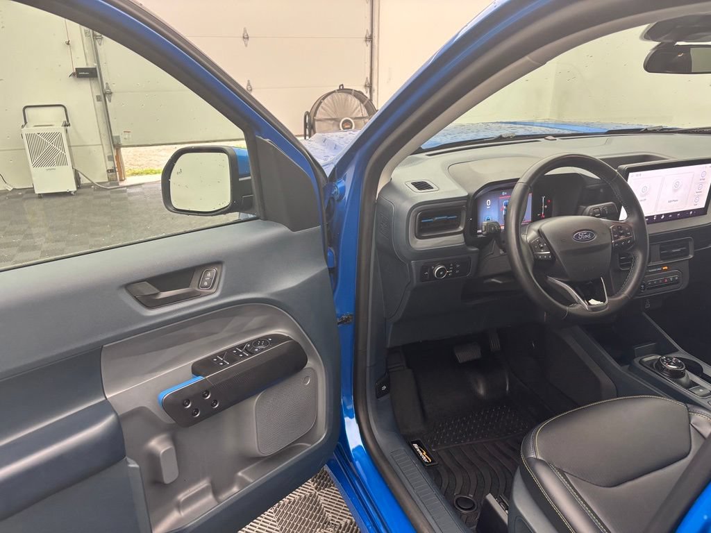 Used 2025 Ford Maverick Lobo AWD/4WD image 16
