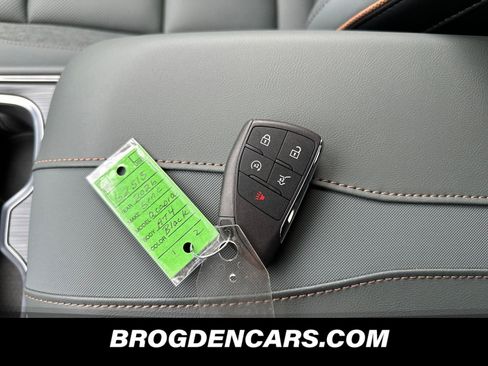 New 2026 GMC Acadia AT4 w/ Super Cruise Package image 5