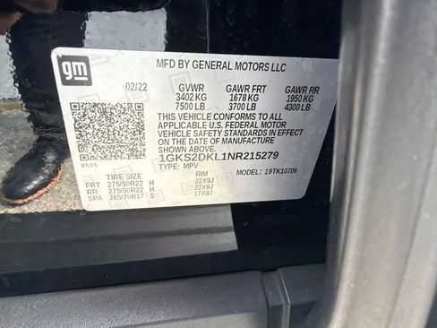 Used 2022 GMC Yukon Denali w/ Denali Premium Package AWD/4WD image 5