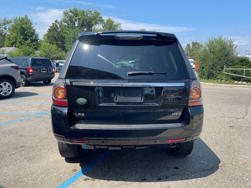 Used 2013 Land Rover LR2 HSE image 6