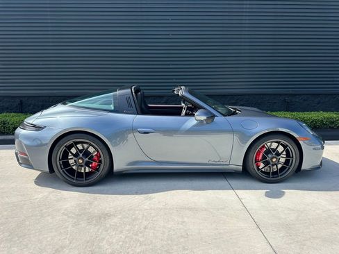 Certified 2025 Porsche 911 Targa 4 GTS AWD/4WD image 11