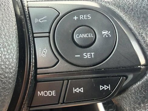 Used 2025 Toyota RAV4 XLE FWD image 18