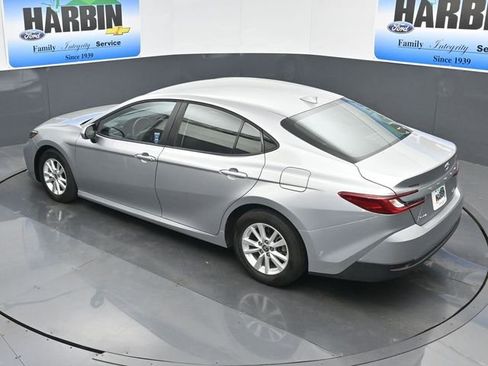 Used 2025 Toyota Camry LE w/ Convenience Package FWD image 19